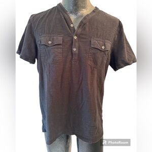 Kenneth Cole men’s polo shirt with three buttons at collar